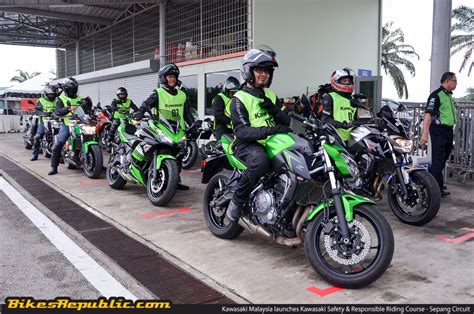 kawasaki malaysia lancarkan kawasaki safety  responsible riding  motomalayanet