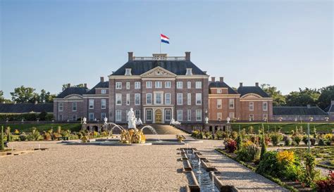 het loo palace royal palace  apeldoorn visit holland north holland