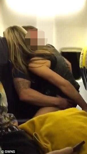 Video Of Couple Having Sex On Airplane During Ryanair Flight Yourtango