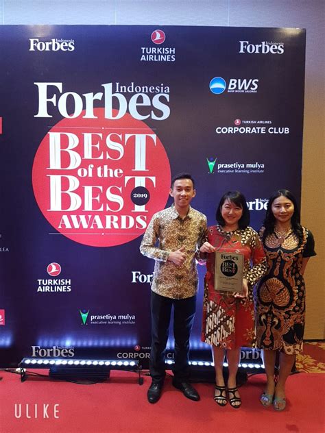 pt atmindo tbk sebagai top   companies  indonesia  oleh forbes indonesia