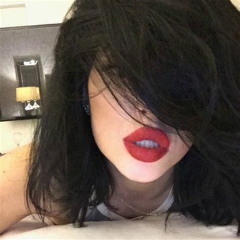 This Kylie Jenner Teatox Instagram Has Health Experts