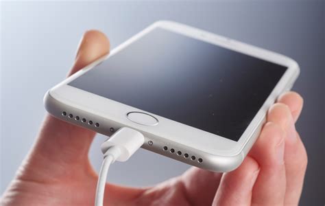 apple  longer providing dongles  iphone
