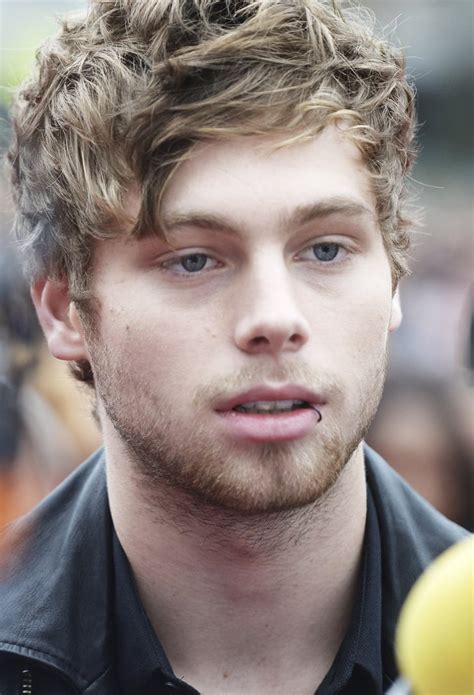 Sexy Luke Hemmings Pictures Popsugar Celebrity Uk Photo 8