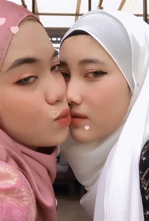 Beautiful Muslim Women Hijab Teen Girl Hijab Desi Girl Image Curls