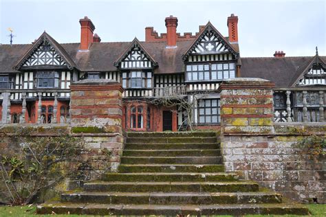 wightwick manor tudor style homes english houses manor