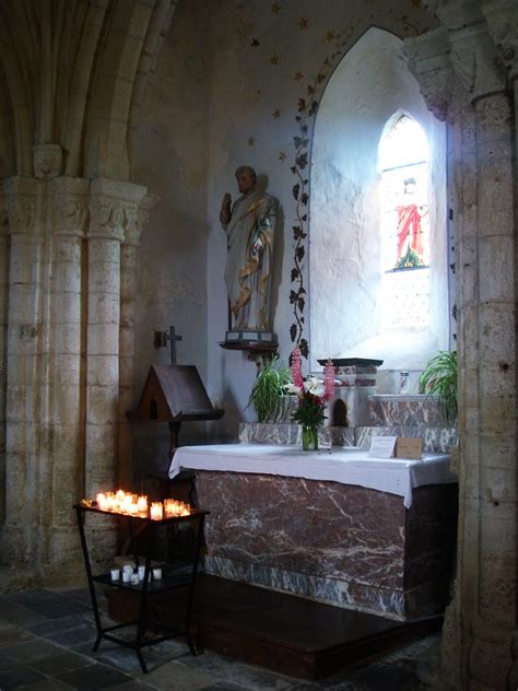 side altar in the church of angoville au plain ⓒrebecca