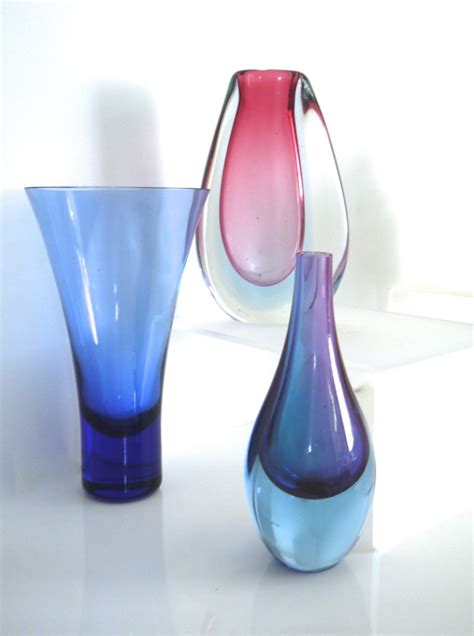 Murano Sommerso Teardrop Vintage Art Glass Vase Late 1960s