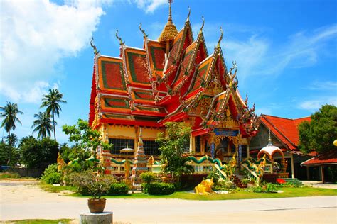 thailands stunning religious art  architecture
