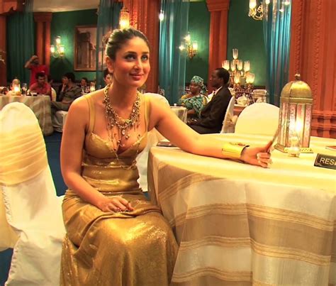 Bollywood Actress Scandals Kareena Kapoor Golden Dress