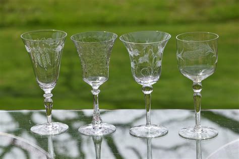 Vintage Etched Wine Glasses Set Of 4 Set Of 4 Mis