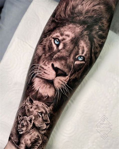 Pin By Zee Tattoo On Lion Phanther Mens Lion Tattoo Lion Tattoo
