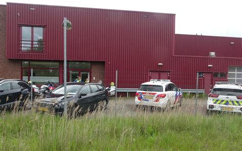 politie ontdekt hennepkwekerij  opbouw  bedrijfspand  meppel dagblad van het noorden