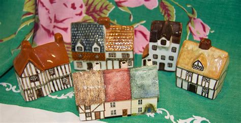 vintage english miniature cottages   good condition pick     village