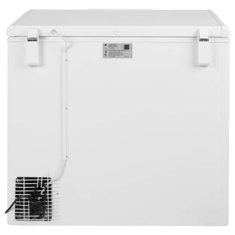 Ge Garage Ready 8 8 Cu Ft Manual Defrost Chest Freezer White In The