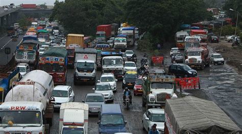 navratri mumbai city suburbs witness heavy traffic congestion cities news the indian express