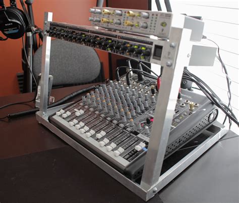 diy desktop rack mount  podcasting  podcasters studio