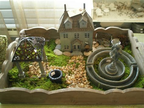 artistic side miniature gardens