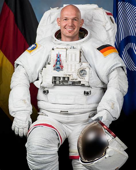 astronaut gerst hat im weltall heisshunger bretten
