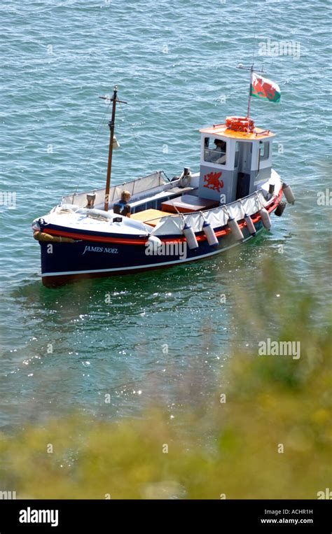 boat britain flag  res stock photography  images alamy