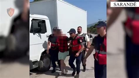 33 Emigrantë Në Kamionçinë Për T’i Kaluar Ilegalisht Arrestohet 28