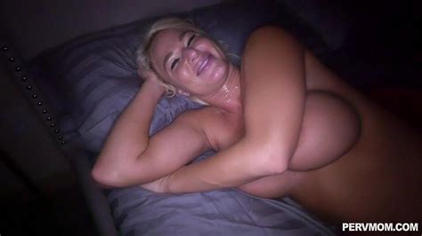 excellent cam play for the amateur blonde xbabe video