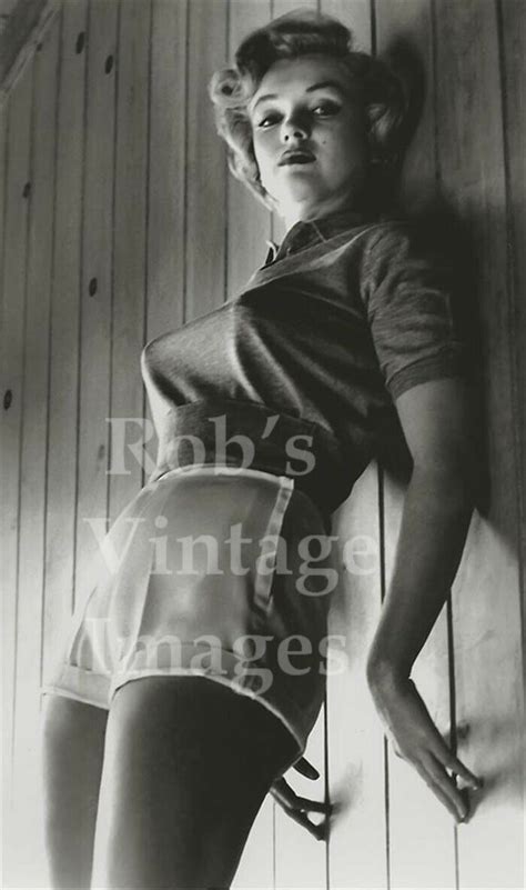 bullet bra mama photo retro 1950 s sensual marilyn monroe sweater girl