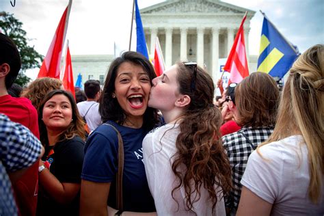 supreme court ruling makes same sex marriage a right nationwide the new york times