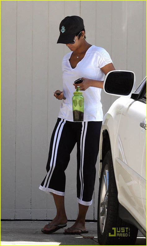 Halle Berry Voted Sexiest Woman Alive Again Photo 2145511 Halle