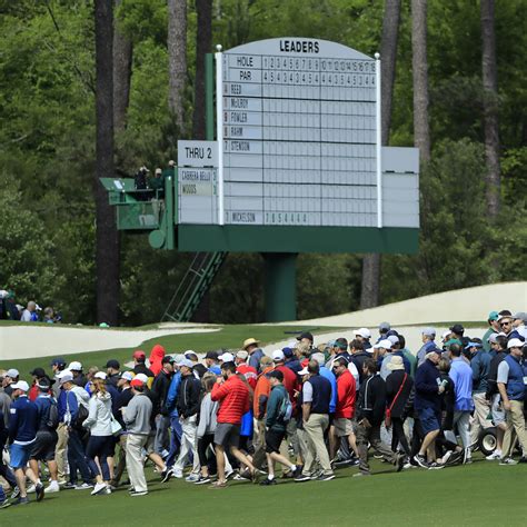 masters patrons arrive      final    masters  augusta national golf