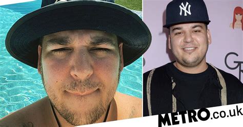 rob kardashian shares rare selfie while chilling in the pool metro news