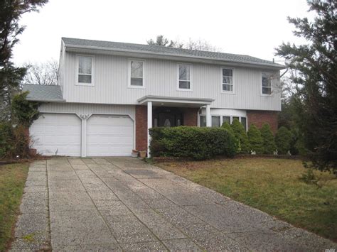 middlesex dr dix hills ny  bed  bath single family home