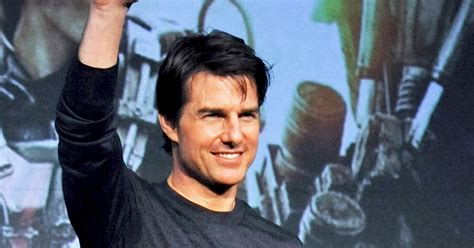 mission impossible 5 tom cruise in narrow escape with a