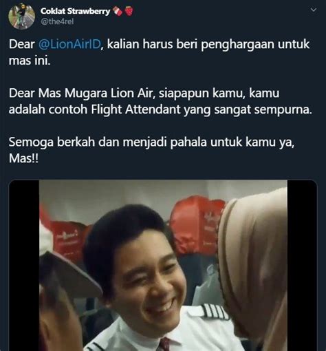 Viral Video Pramugara Bantu Lansia Di Pesawat Lion Air Berikan