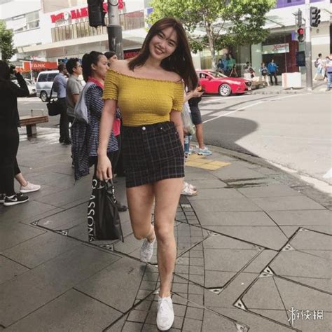 短裙快遮不住了！韩国网红美女juasicko性感写真 新浪游戏 手机新浪网