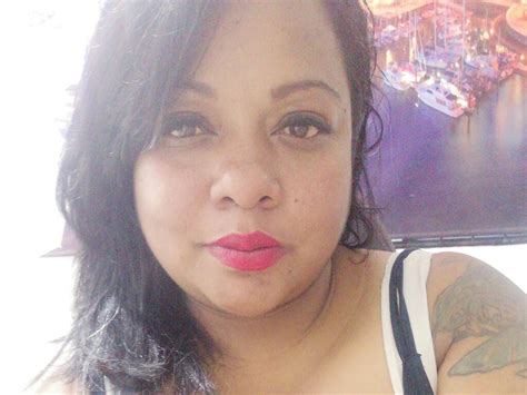johannameza big titted black haired latin female webcam