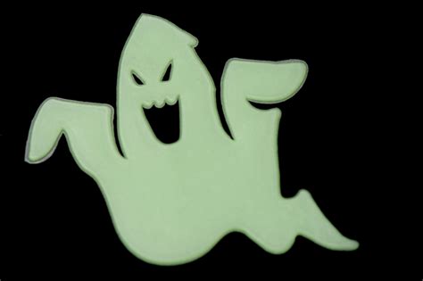 image  glowing ghost creepyhalloweenimages