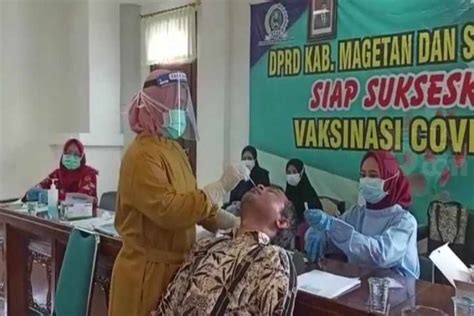 antisipasi penularan sekretariat dprd magetan jalani swab antigen