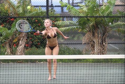 hayden panettiere in a bikini playing tennis and