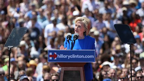 Hillary Clinton In Roosevelt Island Speech Pledges To Close Income