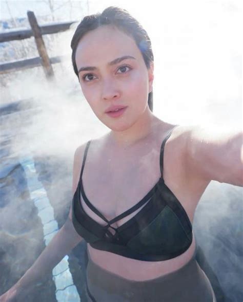 Shandy Aulia Pamer Foto Bikini Di Hot Tub Netizen Posenya Terlalu