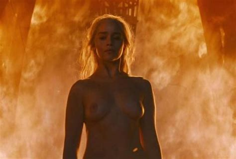clatto verata mother of boobs emilia clarke goes nude again in ‘game of thrones the blog