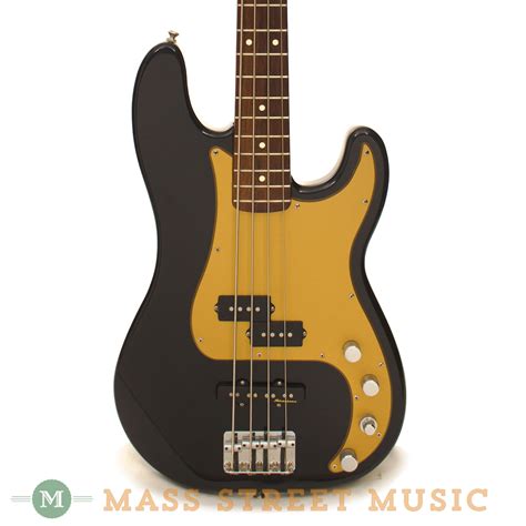 fender  deluxe active precision bass special mass street