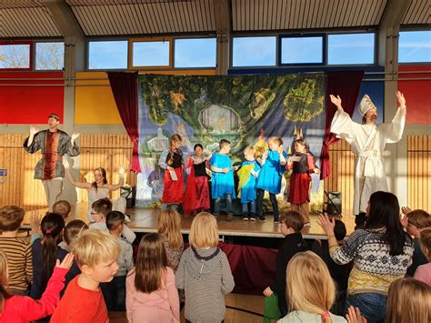 jo junge oper zu besuch  der grundschule