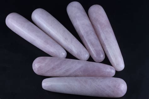 Wholesale Natural Rose Quartz Crystal Dildo Yoni Healing Crystal Dildo