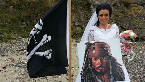 Woman Marries Soul Mate 18th Century Pirate Ghost Newshub