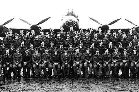 last of the dambusters pilots les munro dies aged 96