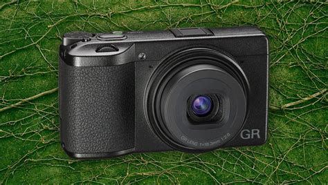 ricoh gr iii    preorder aps  pocket camera  wide angle prime lens fstoppers