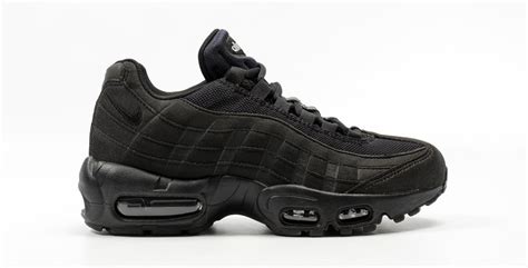 Nike Wmns Air Max 95 Are The Waviest Staple Runners Nike Wmns Air Max
