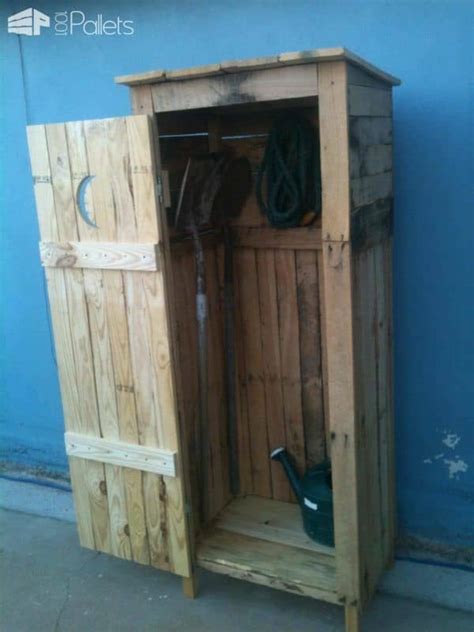 mini storage shed outhouse   pallets