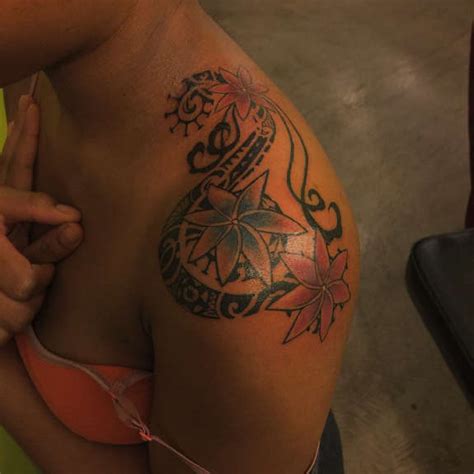 26 Sublime Flower Shoulder Tattoos And Designs